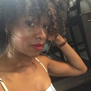 Meet your Posher, Candice